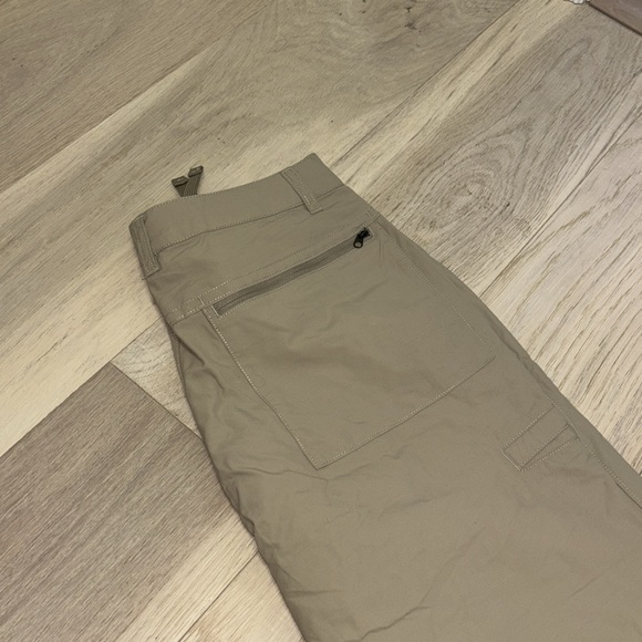 NWT The North Face Zip off Khaki Hiking Pants 34 R - Picture 5 of 5